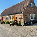 Yarm Sleeping 6 Next To Fox Covert Pub 3*