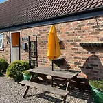 Yarm Sleeping 6 Next To Fox Covert Pub Kirklevington